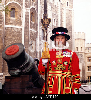 Beefeater Guard in Ceremonial Uniform at the Tower of London UK Stock Photo