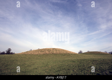 Impressive burial mounds lying east of Thornborough Bridge and dating from the Iron Age,  near Buckingham Stock Photo