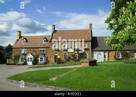 Pub Ilmington Cotswolds Warwickshire England Stock Photo