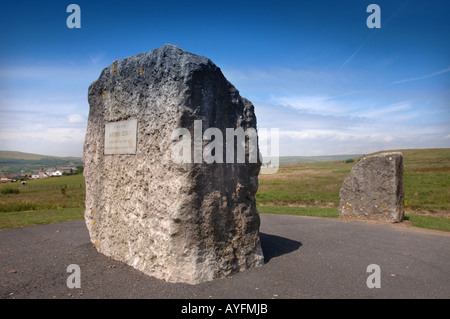THE MEMORIAL TO ANEURIN BEVAN WHO FORMED THE NATIONAL HEALTH SERVICE OVERLOOKING TREDEGAR NEAR EBBW VALE GWENT SOUTH WALES UK Stock Photo