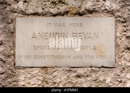 DETAIL OF THE PLAQUE ON THE THE MEMORIAL TO ANEURIN BEVAN Stock Photo