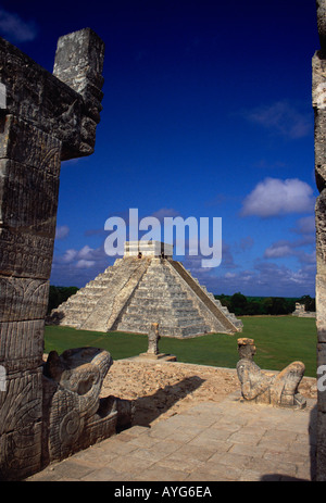 Temple of Kukulcan, El Castillo, Chichen Itza Archaeological Site, Chichen Itza, Yucatan State, Yucatan Peninsula, Mexico Stock Photo