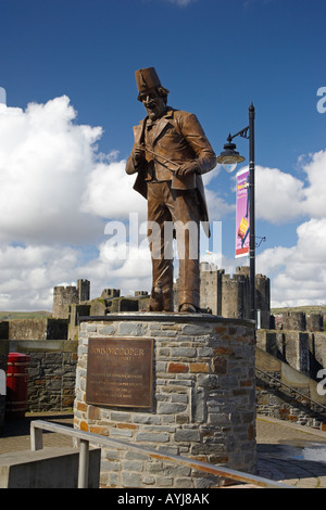 Statue of the Comedian Tommy Cooper near Caerphilly Castle, Caerphilly, South Wales, UK Stock Photo