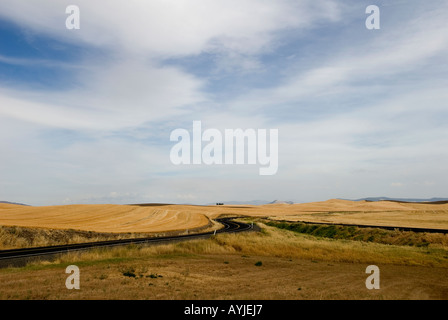 winding road in the Palouse area of Eastern Washington Stock Photo