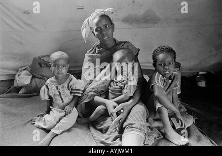 STARVING CHILDREN Stock Photo: 69399452 - Alamy