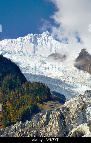 Minyong Glacier, Minyong, Yunnan, China Stock Photo