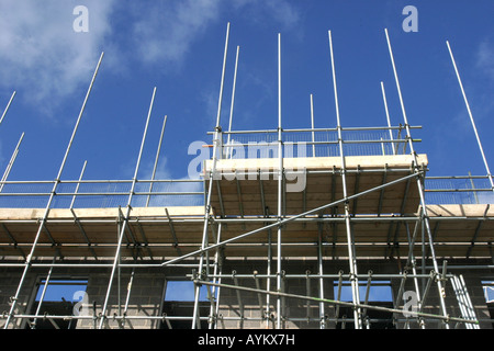 SCAFFOLDING ON APARTMENT BUILDING SITE IN UK Stock Photo