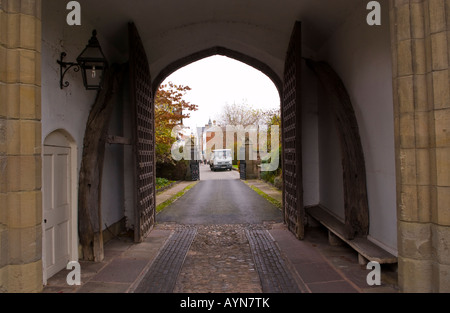 Gateway to Bishop s Palace which dates from the 12th century Hereford Herefordshire England EU UK Stock Photo