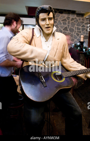 Sculpture of Elvis Presley in Dublin Pub Stock Photo