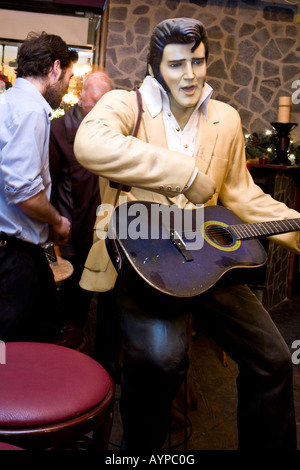 Sculpture of Elvis Presley in Dublin Pub Stock Photo