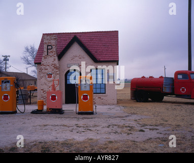 historic first Phillips gas station in McLean on route 66 Texas USA. Photo by Willy Matheisl Stock Photo