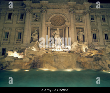 Trevi-Brunnen in Rom bei Nacht Stock Photo