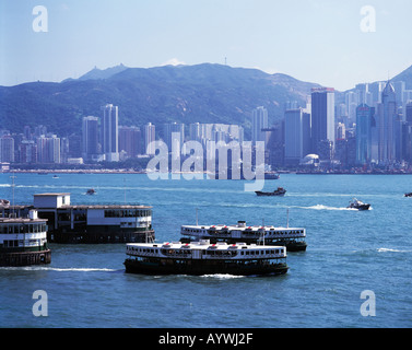 Hafen, Boote der Star-Faehre, Wolkenkratzer-Skyline, Victoria, Hong Kong Insel, Hongkong Stock Photo