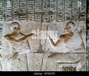 Relief und Hieroglyphen im Grabtempel des Petosiris, Tuna el-Gabal, Mallaui, Mittelaegypten Stock Photo