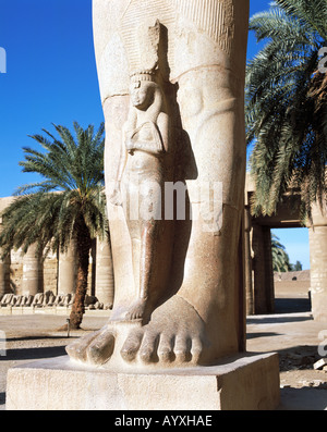 Ausgrabungsgelaende, Grosser Amun-Tempel, Tempelruinen, Ramses-Statue, Skulptur, Karnak, Oberaegypten Stock Photo