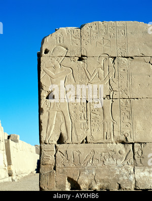 Ausgrabungsgelaende, Grosser Amun-Tempel, Tempelruinen, Wandrelief, Hieroglyphen, Karnak, Oberaegypten Stock Photo