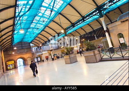 Concourse at Paragon railway station Hull East Yorkshire England UK Stock Photo