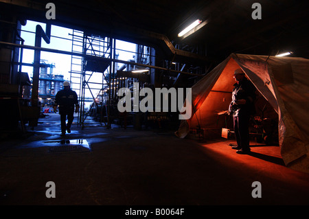 Port of Rotterdam refinery of Esso workers during a turnaround Stock Photo