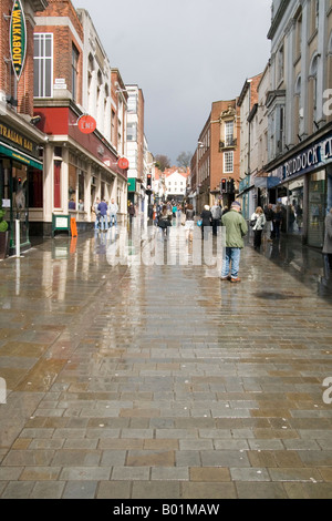 Street of terraced houses, sunshine after rain Stock Photo - Alamy