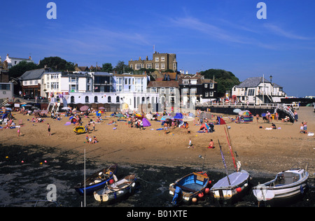 Viking Bay in summer crowded with sunbathers and tourists, Broadstairs, Kent, England, UK Stock Photo