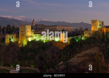 The Alhambra (La Alhambra)-a UNESCO World Heritage Site at dusk, City of Granada, Province of Granada, Andalusia (Andalucia) Stock Photo