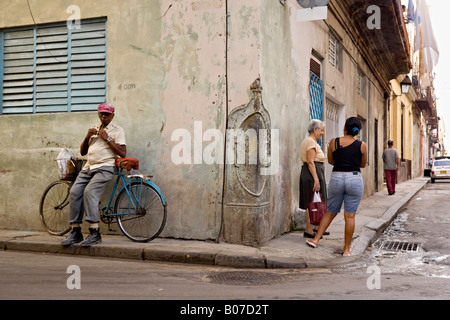 People talking on the street. La Habana Vieja. Old Havana. Cuba. Stock Photo