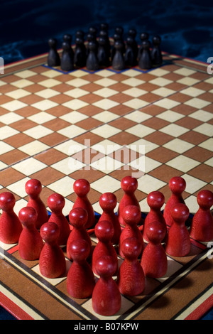 Halma Spiel Halma game Stock Photo - Alamy