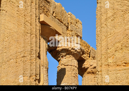 Temple of Juno Lacinia / Temple of Hera, Valle dei Templi, Agrigento, Sicily, Italy Stock Photo