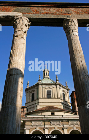 Colonne di San Lorenzo and Basilica di San Lorenzo Maggiore Milan Italy Stock Photo