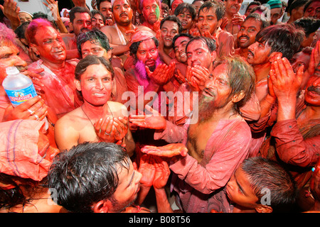 Praying Muslims during a wedding, Sufi shrine, Bareilly, Uttar Pradesh, India, Asia Stock Photo