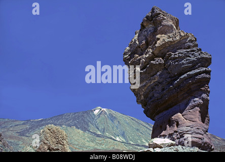 Roque Chinchado rock formation and petrified tree, Pico de Teide, UNESCO World Heritage Site, Tenerife Island, Canary Islands, Stock Photo