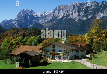 Ramsau village, Freidlinglehen, in front of the Reiter Alps, Berchtesgaden region, Oberbayern (Upper Bavaria), Germany, Europe Stock Photo