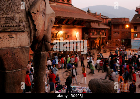 Elephants in front of the Nyatapola Pagoda, Taumadhi Square, Bhaktapur, Nepal Stock Photo