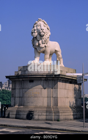 The South Bank Lion beside County Hall (former GLC headquarters), Lambeth, London, England, UK Stock Photo