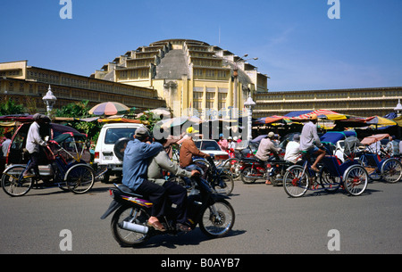 Jan 25, 2003 - Phnom Penh's Central Market (Phsar Thom Thmei) in Cambodia. Stock Photo