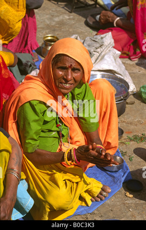 India Orissa Bhubaneswar Lingaraj Mandir female pilgrim Stock Photo