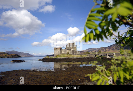 THE EILEAN DONAN CASTLE SITUATED ON LOCH DUICH,NORTH WEST SCOTLAND,UK. Stock Photo