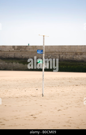 Signpost on Ramsgate sandy beach showing amenities Stock Photo