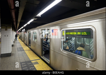 Train on the platform in the subway station at 42nd Street, Grand Central Station, Manhattan, New York City Stock Photo