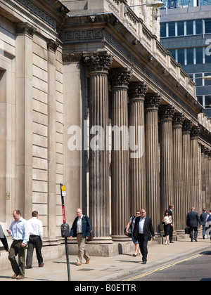 The Bank of England Threadneedle Street The City of London England UK Stock Photo