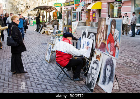 Street Artist working in Ulitsa Arbat (Old Arbat), Moscow, Russia, Russian Federation Stock Photo