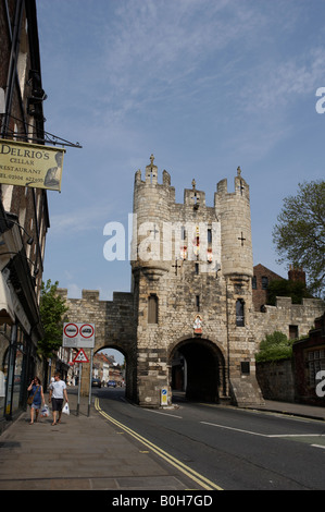 MICKLEGATE BAR ENTRANCE TO YORK CITY IN ROMAN WALL Stock Photo