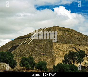 Pyramid of the Sun in Teotihuacan, Aztec civilization near Mexico City, Mexico, Central America Stock Photo