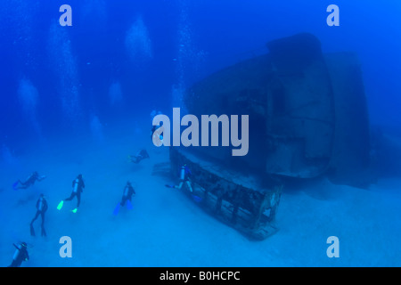 El Aquilla shipwreck, 70 meters, cargo ship, sunk in 1997 to serve as a tourist attraction for scuba divers, Roatan, Honduras,  Stock Photo