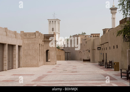 Dubai, United Arab Emirates (UAE). Street in al Bastakiya, a restored quarter of old Dubai, which is known for its wind towers (barajeel) Stock Photo