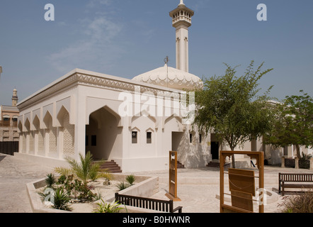 Dubai, United Arab Emirates (UAE). The al Farooq Mosque in al Bastakiya, a restored historic quarter of old Dubai Stock Photo