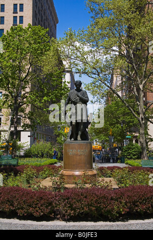 Edwin Booth Statue in Gramercy Park New York City New York USA Stock Photo