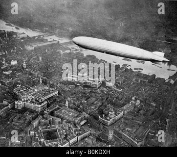 Aerial view of airship over London Stock Photo - Alamy