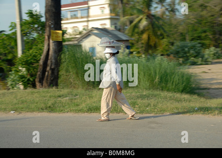 kids in street begging, Phnom Penh, Cambodia Stock Photo - Alamy