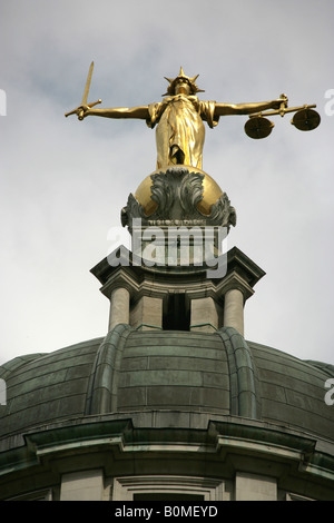 Main entrance to The Old Bailey Central Criminal Court, London, UK ...